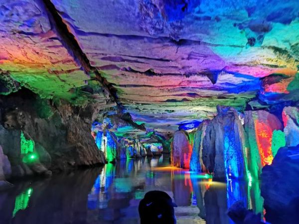 天鵝洞( 真的能承包整個景區(qū)嗎)