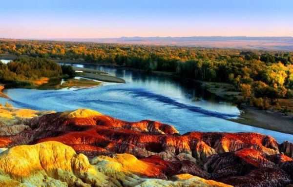 新疆五彩灣(看網(wǎng)友如何評(píng)價(jià))