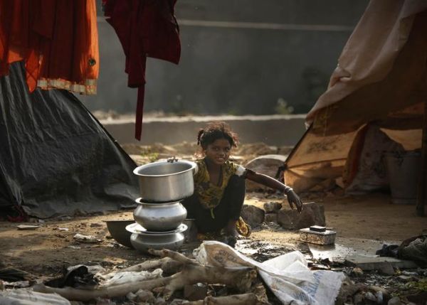 印度窮人的真實(shí)生活(那里的人們過(guò)著怎樣的生活)