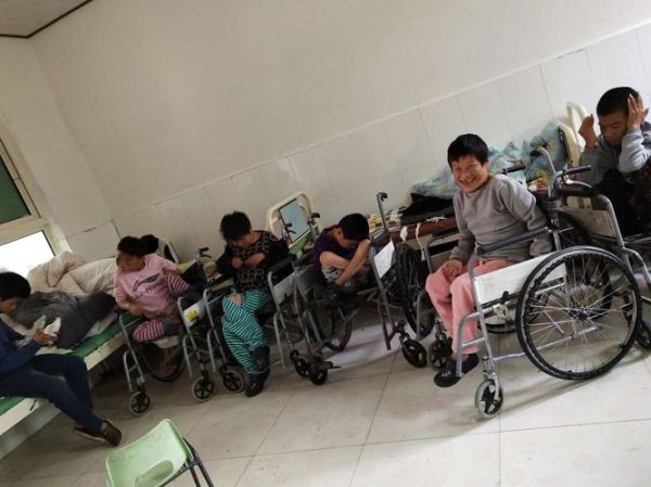 孤兒院的孩子真實(shí)生活( 社會會給他們提供什么樣的機(jī)會)