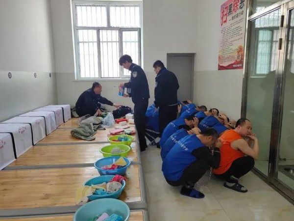 拘留所15天真實(shí)生活(他們都犯了什么罪)