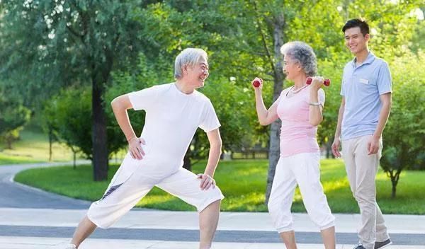 提前步入老年生活(是逃避現(xiàn)實還是享受人生)